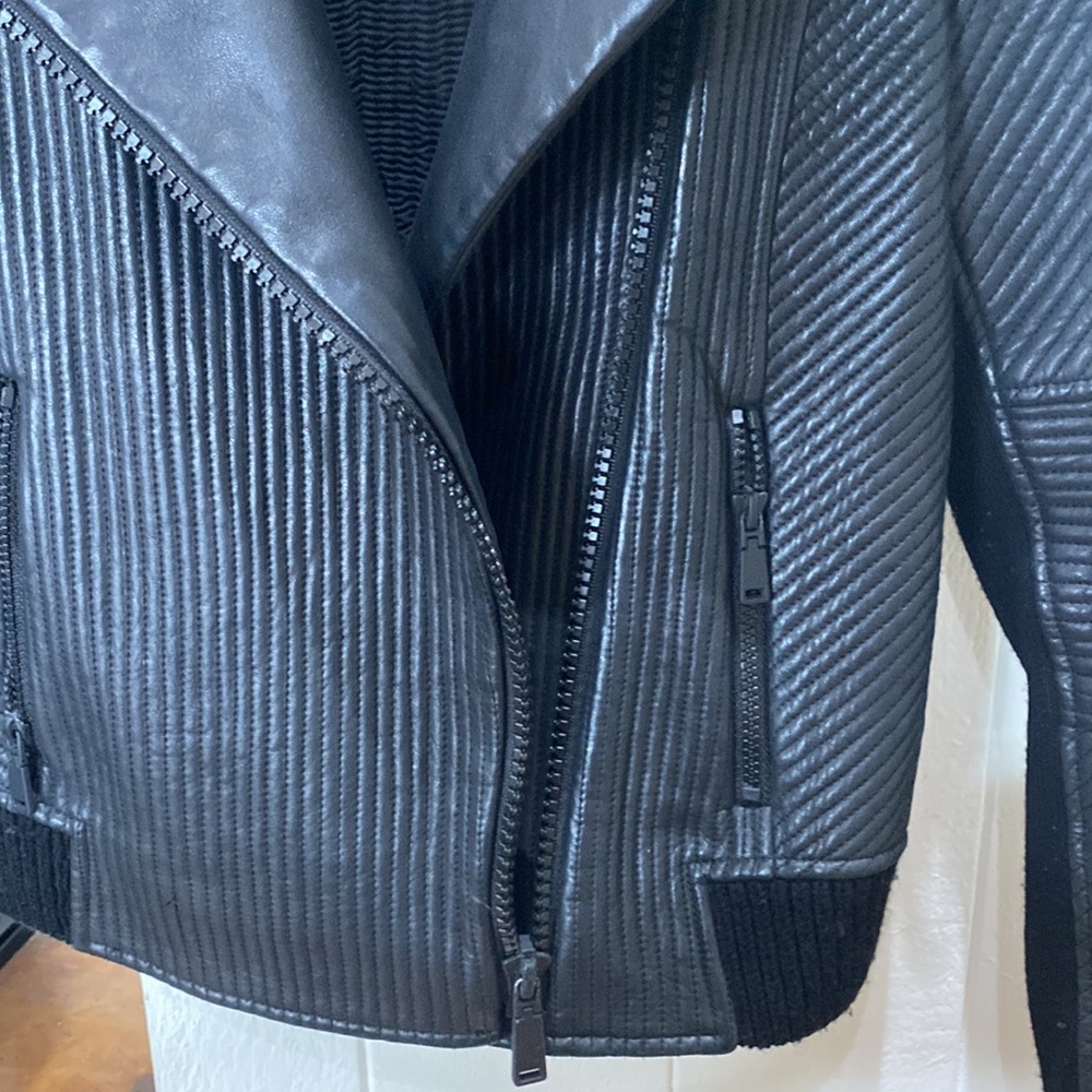 Ellie Tahari leather Bomber Jacket Size Small - Picture 10 of 14